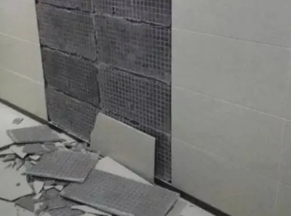 马龙瓷砖空鼓维修公司分享下马龙墙砖松动维修的知识
